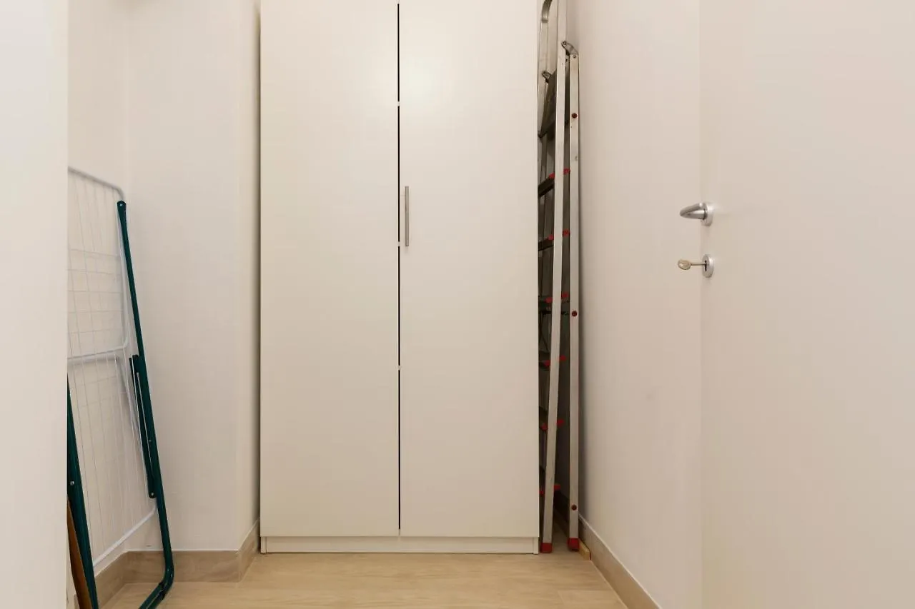 Affori 4Ever - 2 Bedrooms ميلان 0*,  إيطاليا
